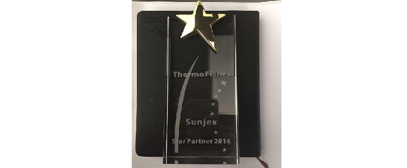 關于上海新杰獲得賽默飛世爾授予2016年度星級合作伙伴獎杯